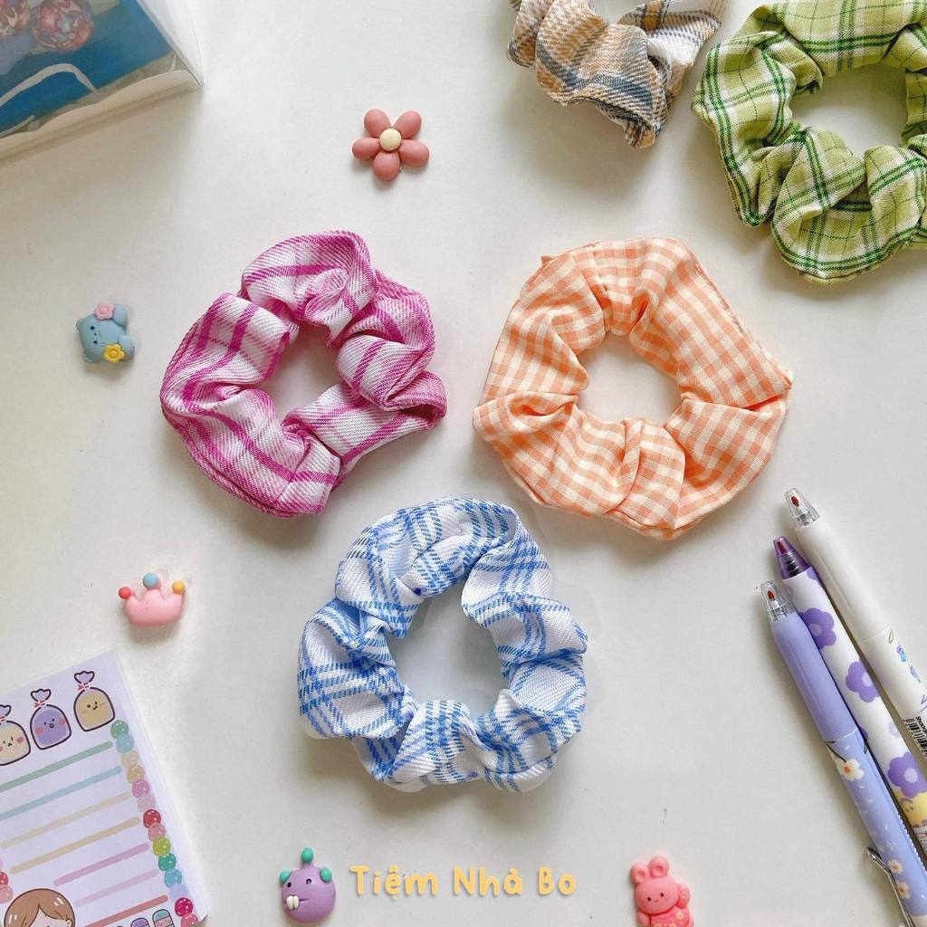 Cột tóc Scrunchies caro