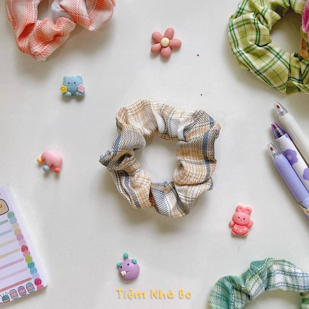 Cột tóc Scrunchies caro