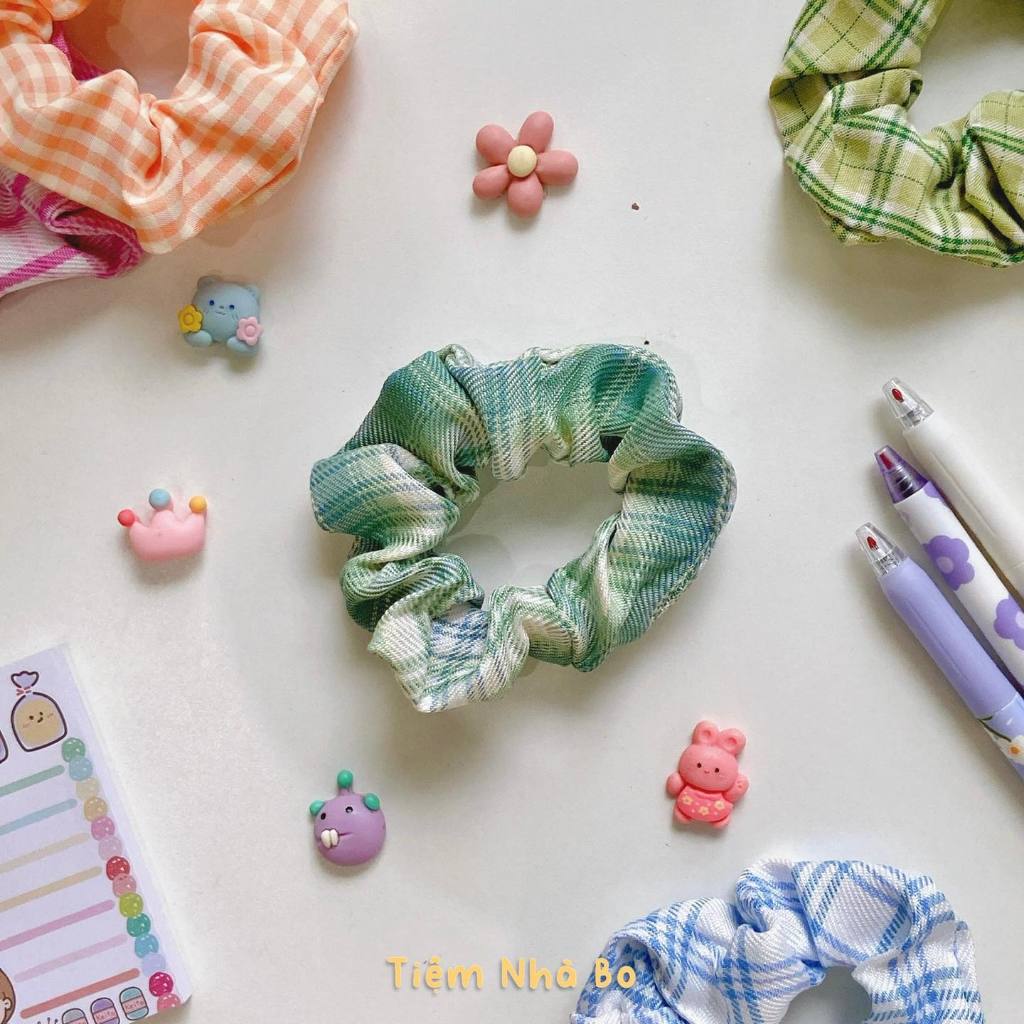 Cột tóc Scrunchies caro
