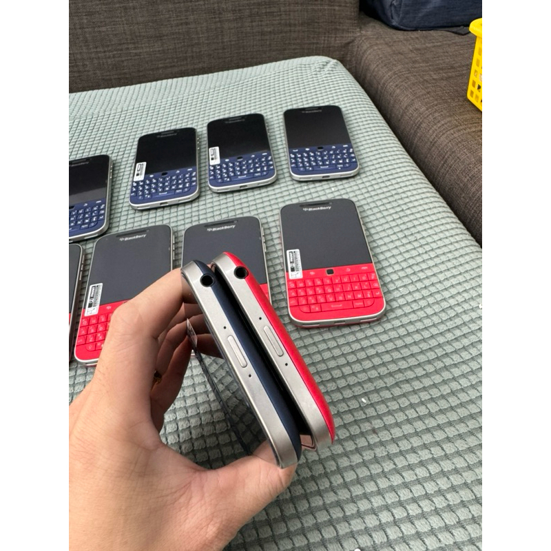 Điện Thoại Blackberry Q20 Classic Sơn Vỏ Đẹp 99%