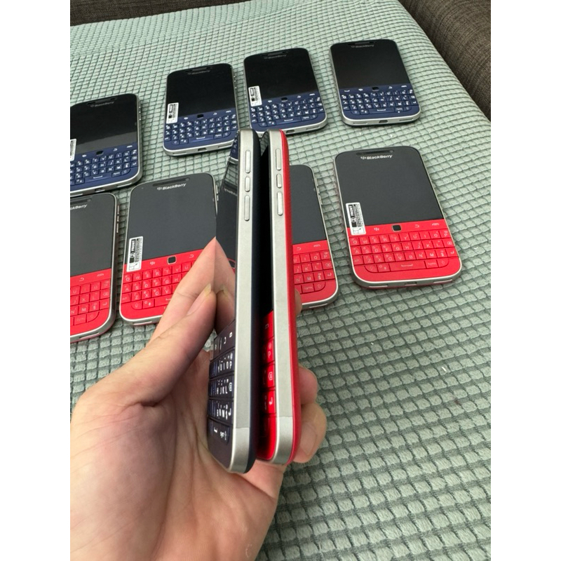 Điện Thoại Blackberry Q20 Classic Sơn Vỏ Đẹp 99%