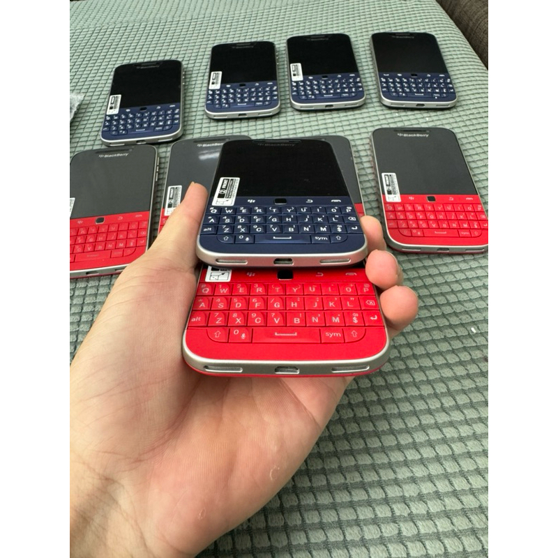 Điện Thoại Blackberry Q20 Classic Sơn Vỏ Đẹp 99%