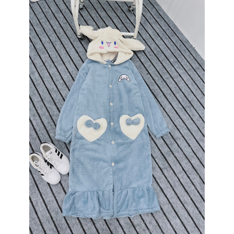 VÁY LÔNG XANH TAI THỎ MŨ TRẮNG TÚI TIM