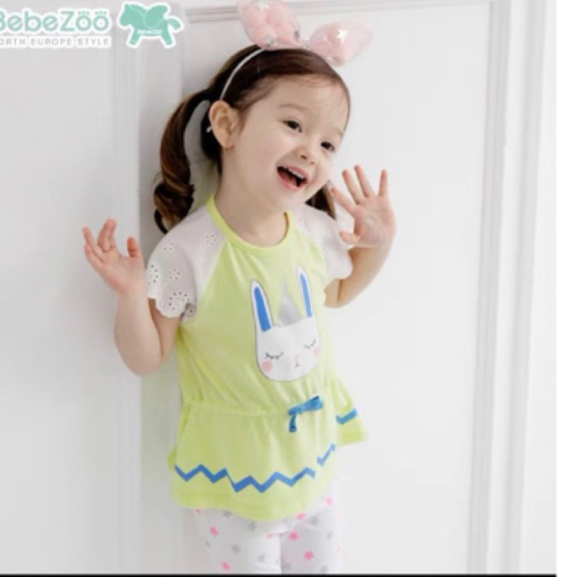 Áo Thun Cổ Bèo Bé Gái