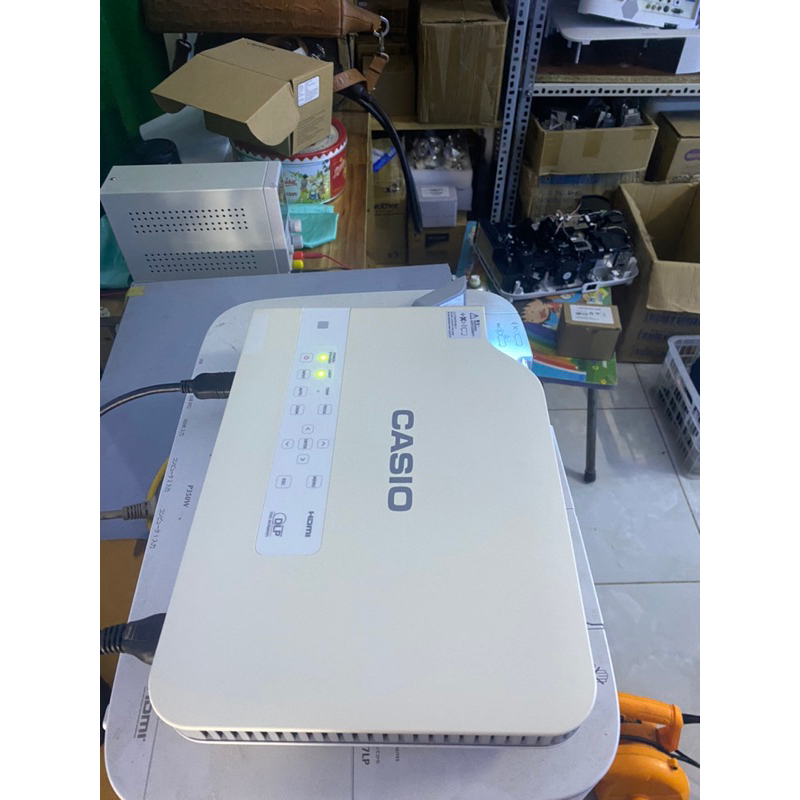 Máy chiếu siêu mỏng Japan Casio XJ-A252 mới 99%