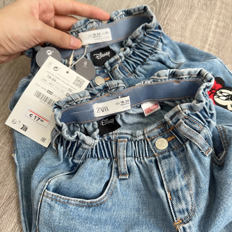 Quần jean Zara màu xanh thêu mickey xuất dư xịn
