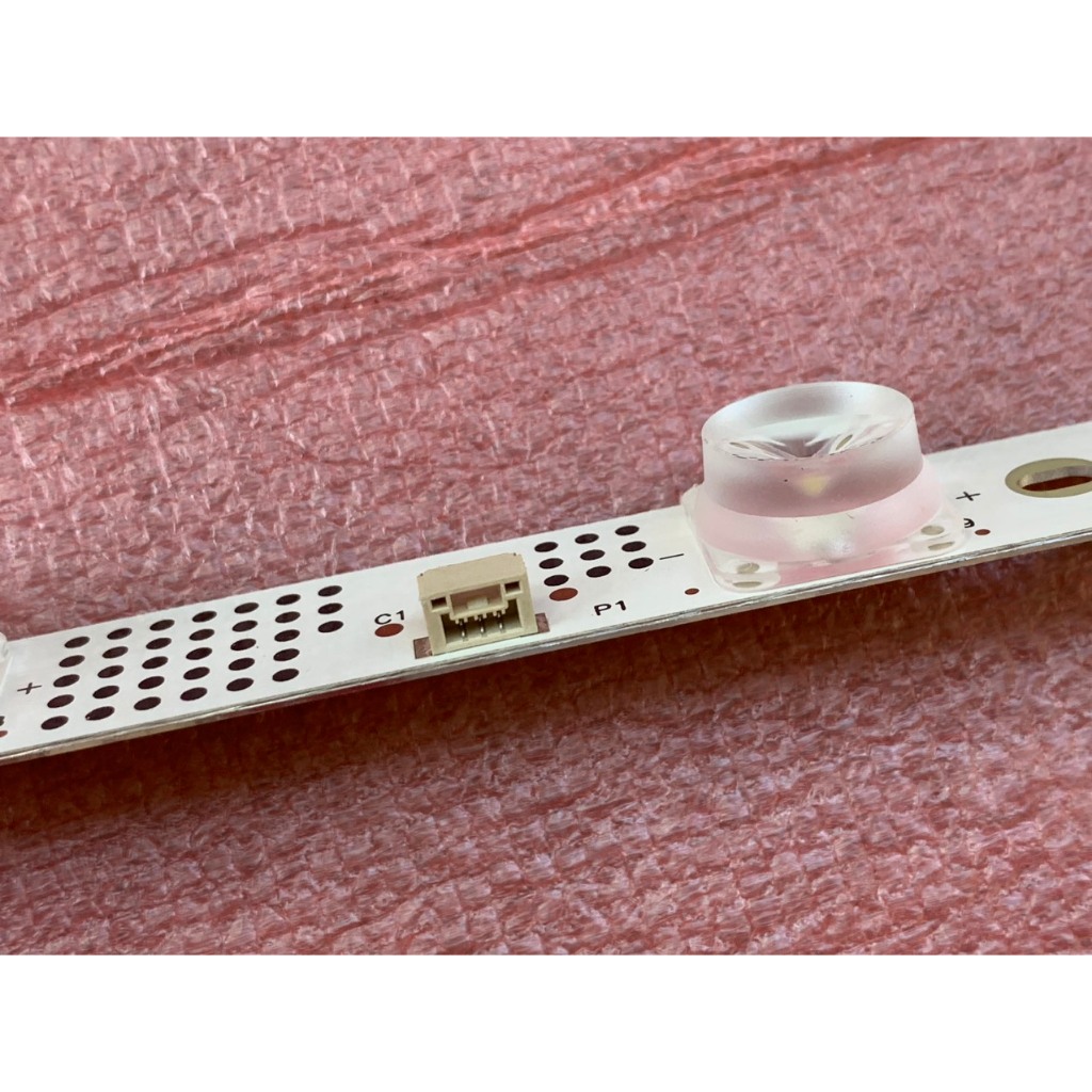 THANH LED TIVI TCL 32S63 32P6 MỚI 100% THANH 12 BÓNG MỖI BÓNG 6V DÀI 58,8cm MỖI MÁY DÙNG 1 THANH 32HR330M12A0 V6