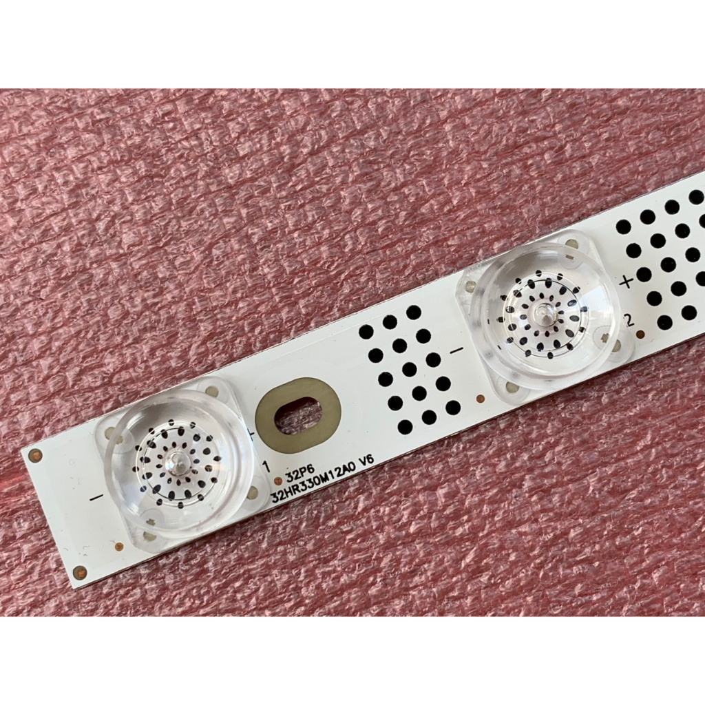 THANH LED TIVI TCL 32S63 32P6 MỚI 100% THANH 12 BÓNG MỖI BÓNG 6V DÀI 58,8cm MỖI MÁY DÙNG 1 THANH 32HR330M12A0 V6