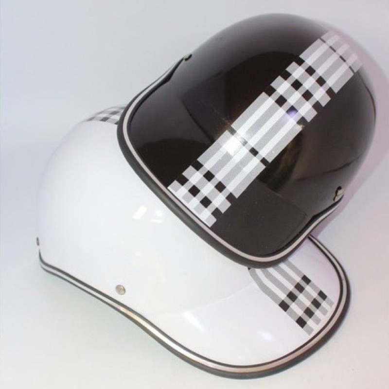 Mũ Bảo Hiểm Lưỡi Trai Sọc Kẻ Đen Trắng Thời Trang Nam Nữ - TA Store