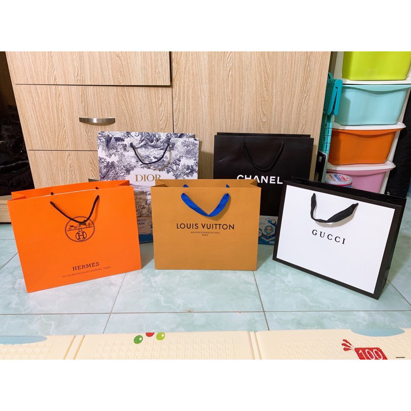 Túi giấy các hãng có sẵn