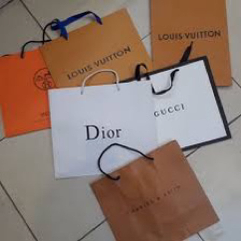 Túi giấy các hãng có sẵn