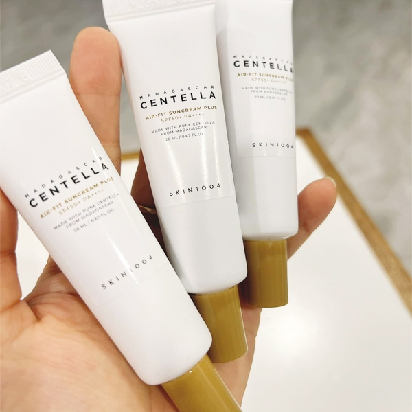 Kem chống nắng Skin1004 Centella cho da nhạy cảm SPF 50+ 20ml