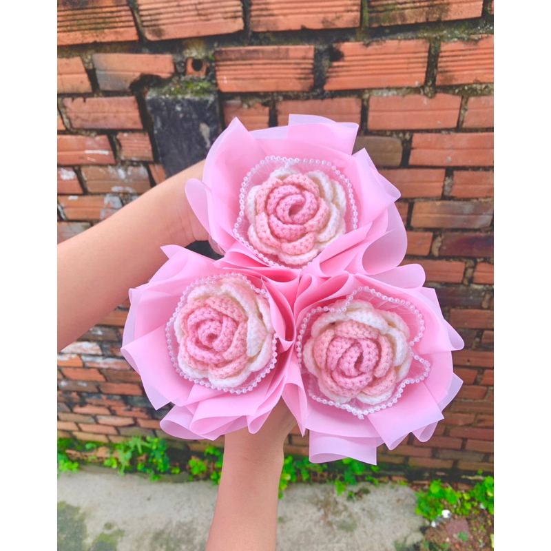 Bó hoa hồng len mix màu