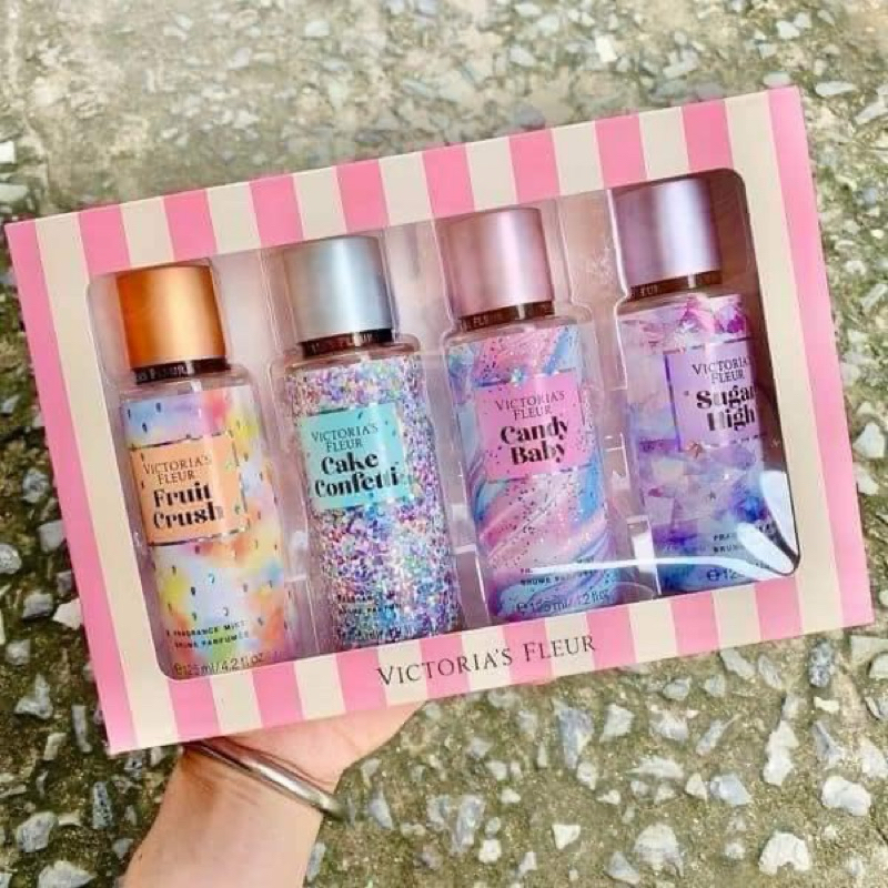 Set 4 chai xịt thơm body Victoria full box túi xách