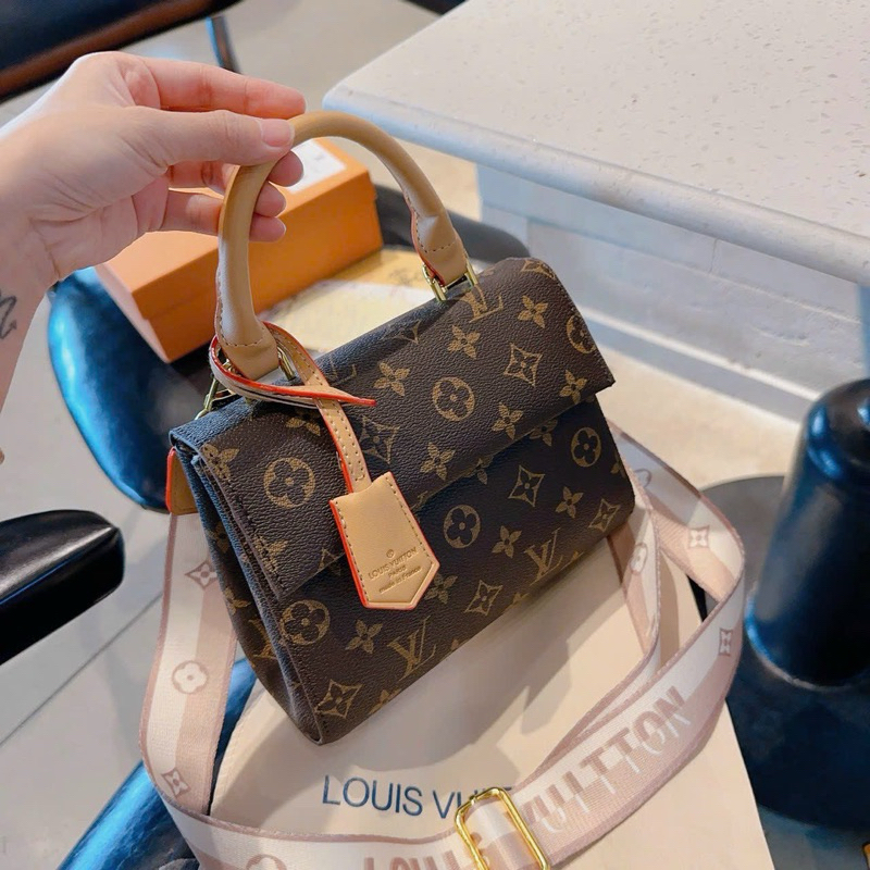 Túi xách nữ LệVi nút bấm hai bên, dây đeo chéo