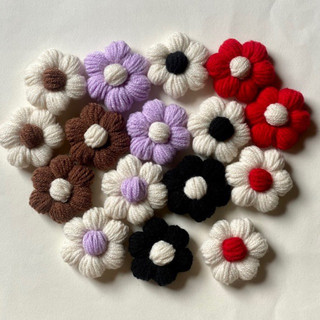 Bông hoa len 6 cánh handmade dùng trang trí