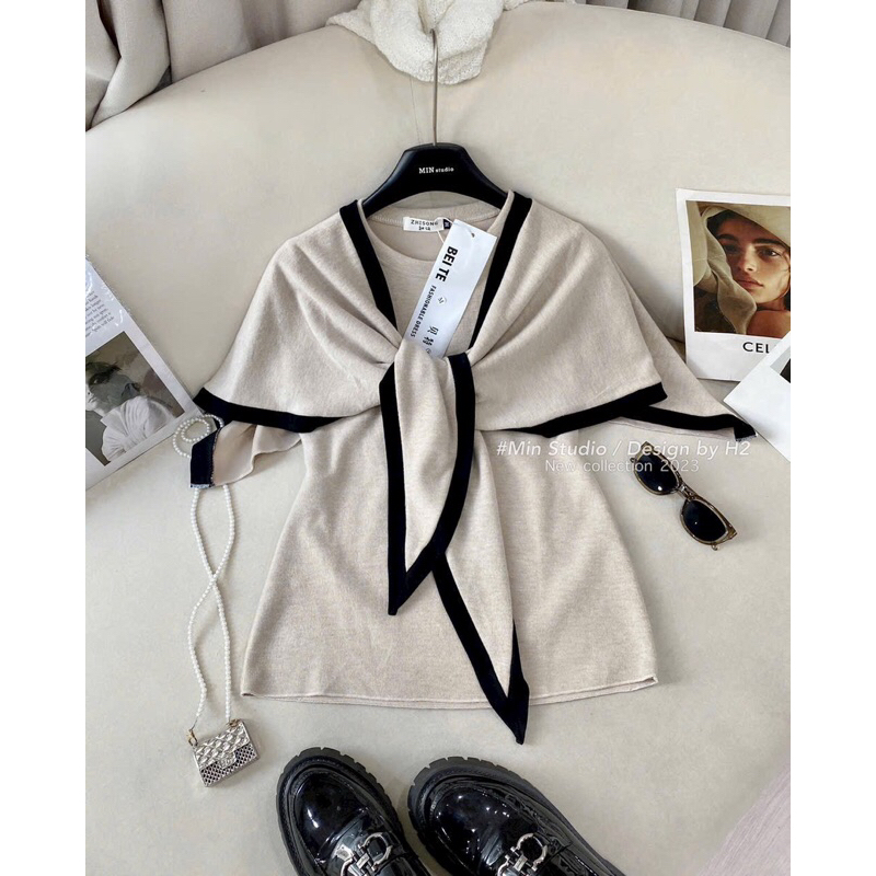 Áo len quàng khăn