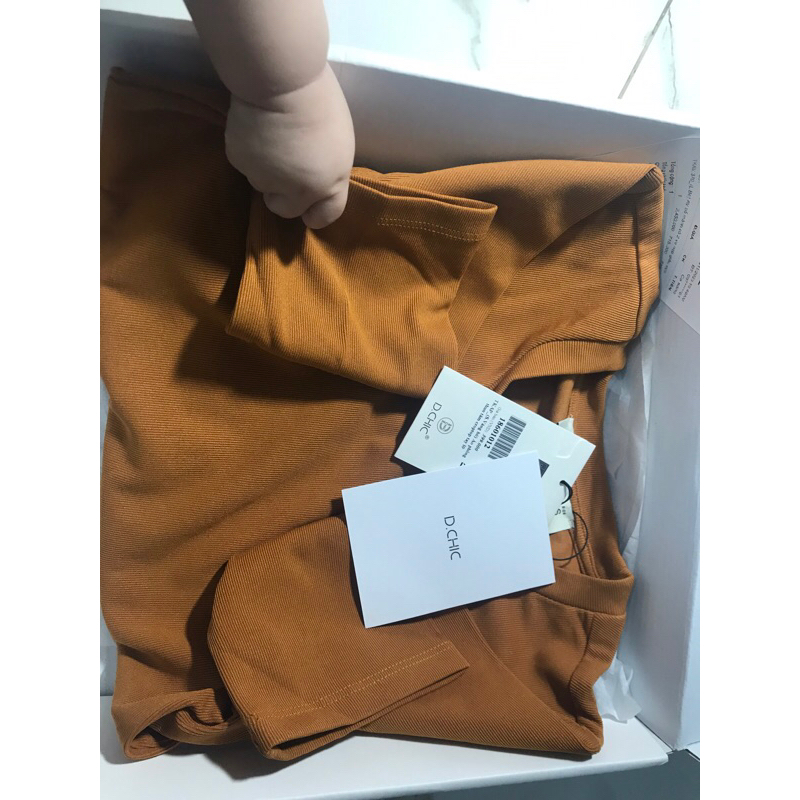 Áo D.chic newtag sz S 400k pass 220k