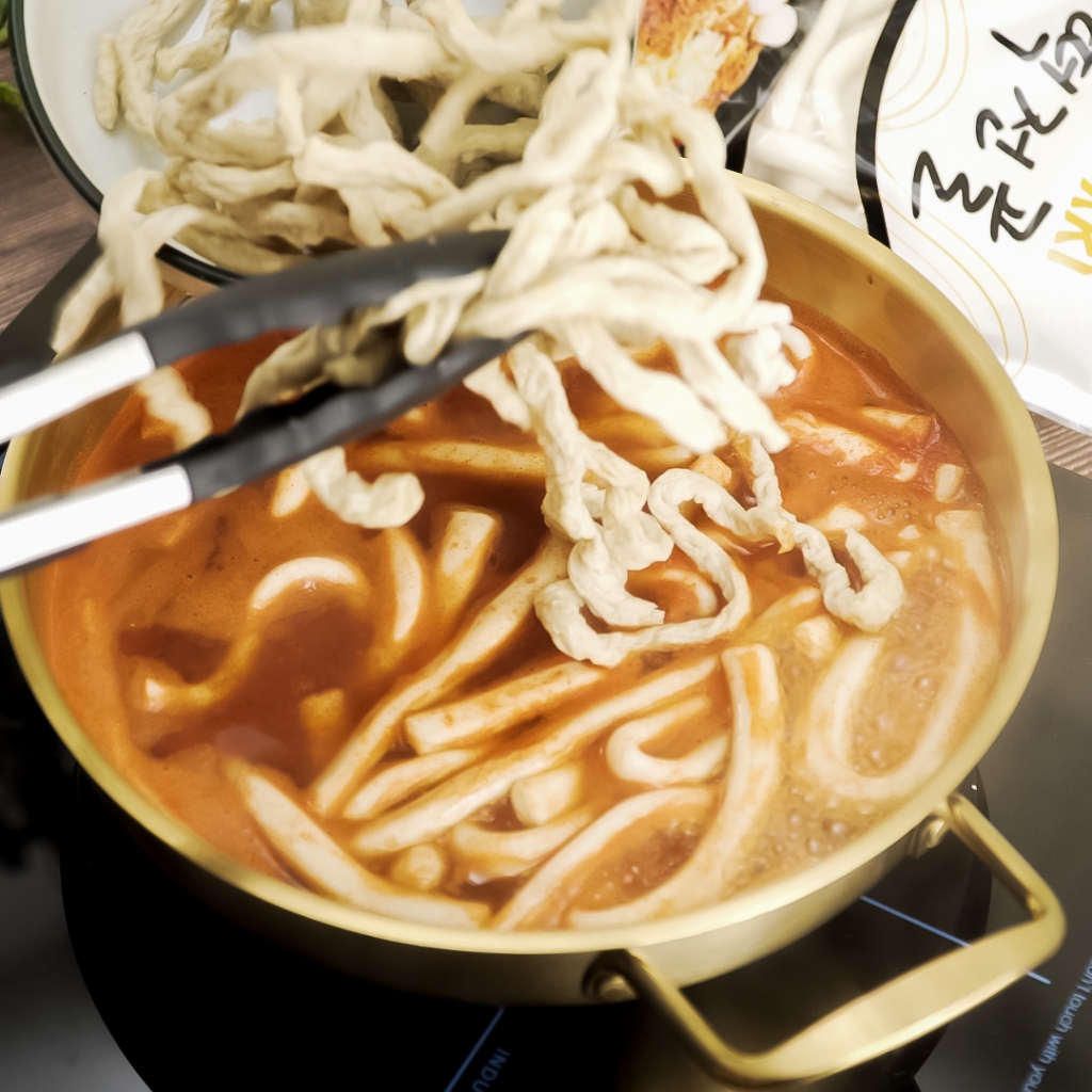 Xốt lẩu bánh gạo cay - Spicy Tokbokki Sauce 300g, 1kg