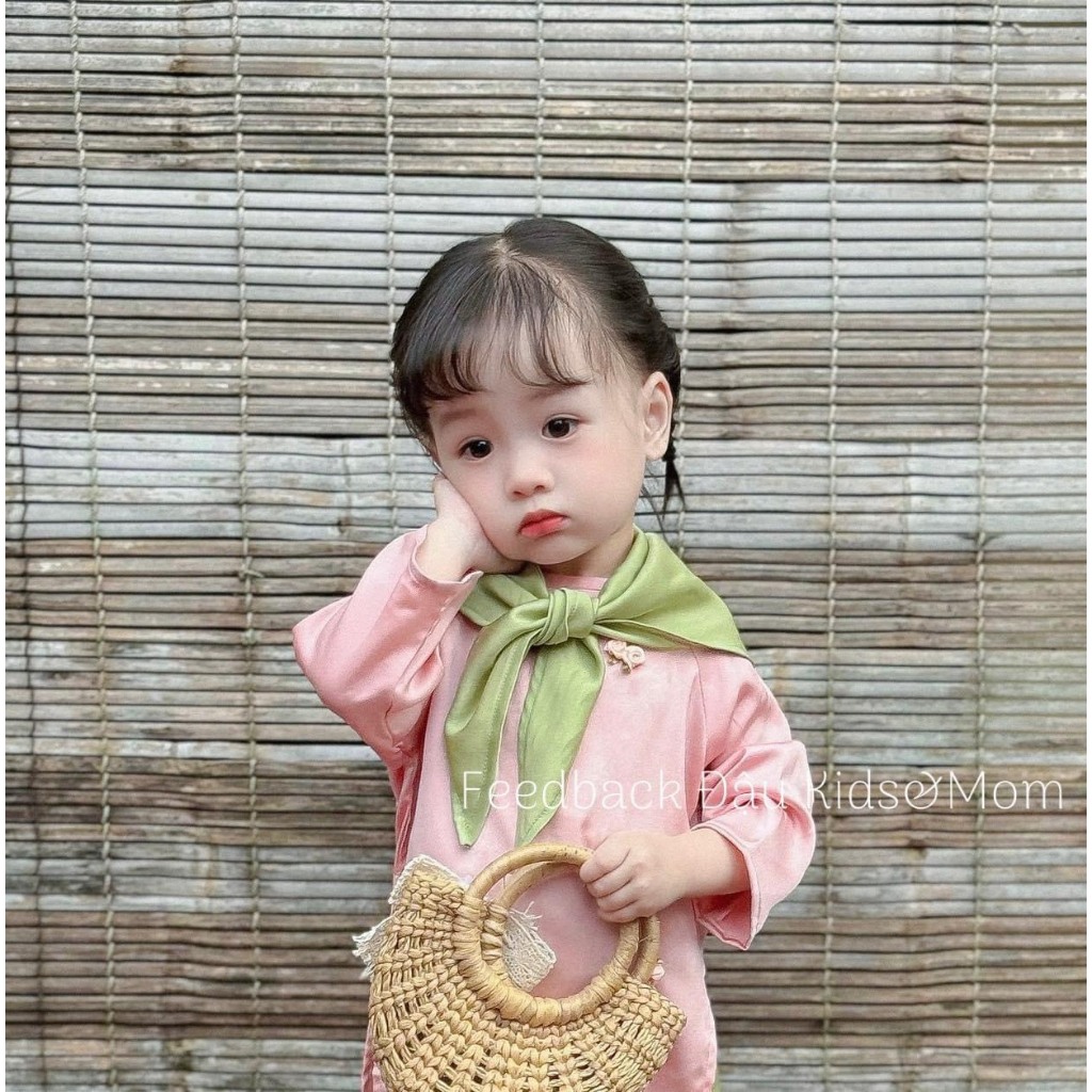 Áo dài tết cho bé gái,  Áo dài cách tân chất lụa mềm mịn, tặng kèm khăn mỏ quạ cho bé 10-30kg