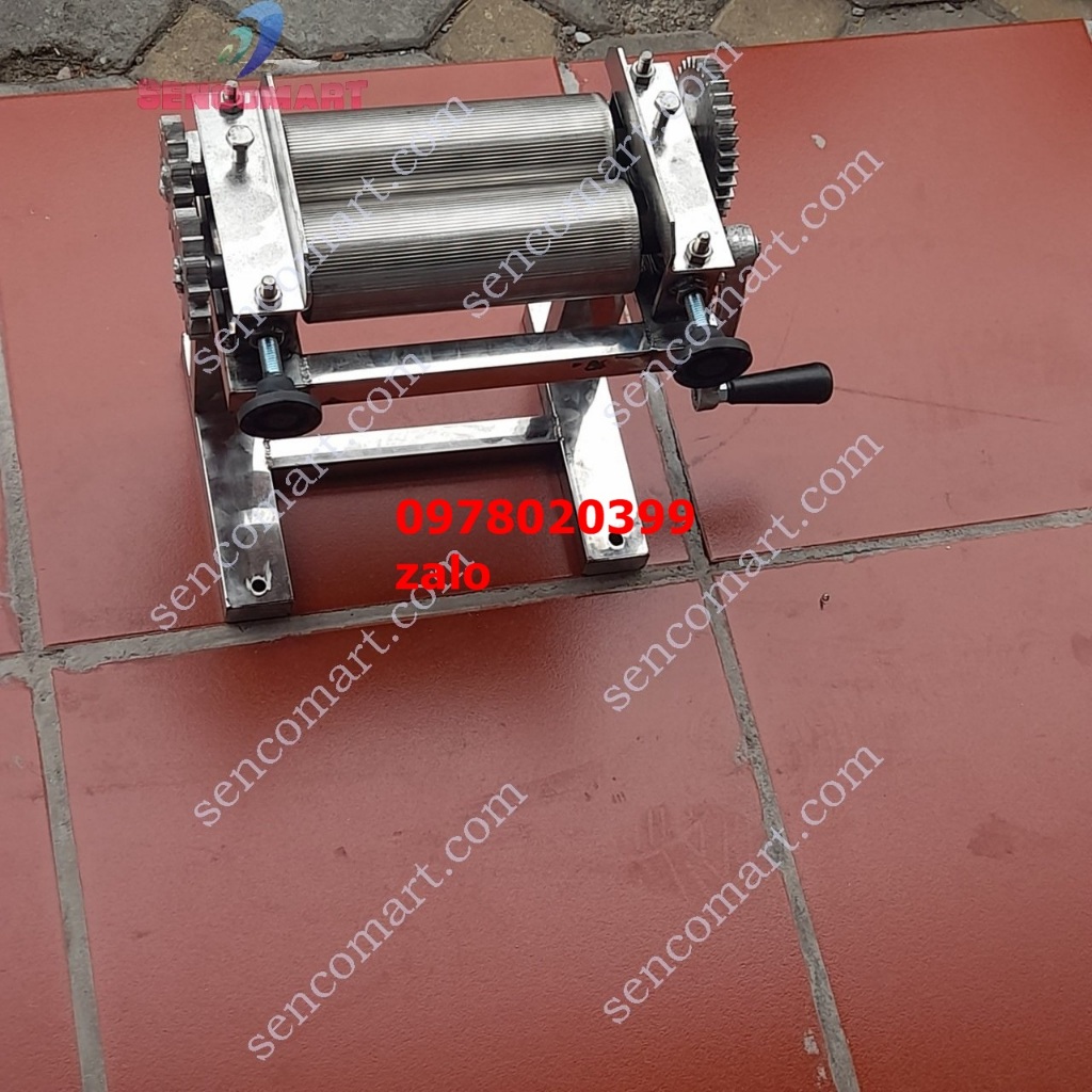 Máy cán mực khô , cá quay tay làm bằng inox siêu chắc chắn