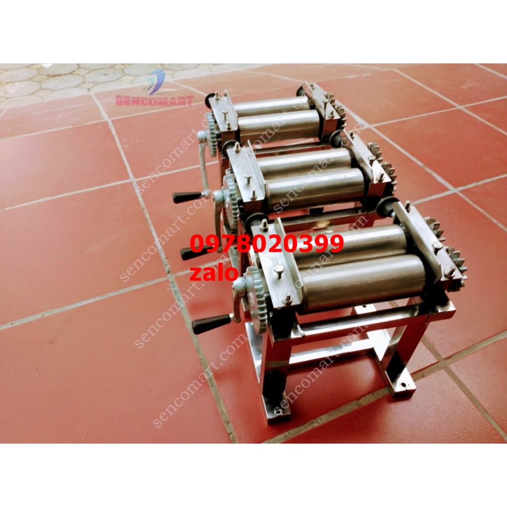 Máy cán mực khô , cá quay tay làm bằng inox siêu chắc chắn