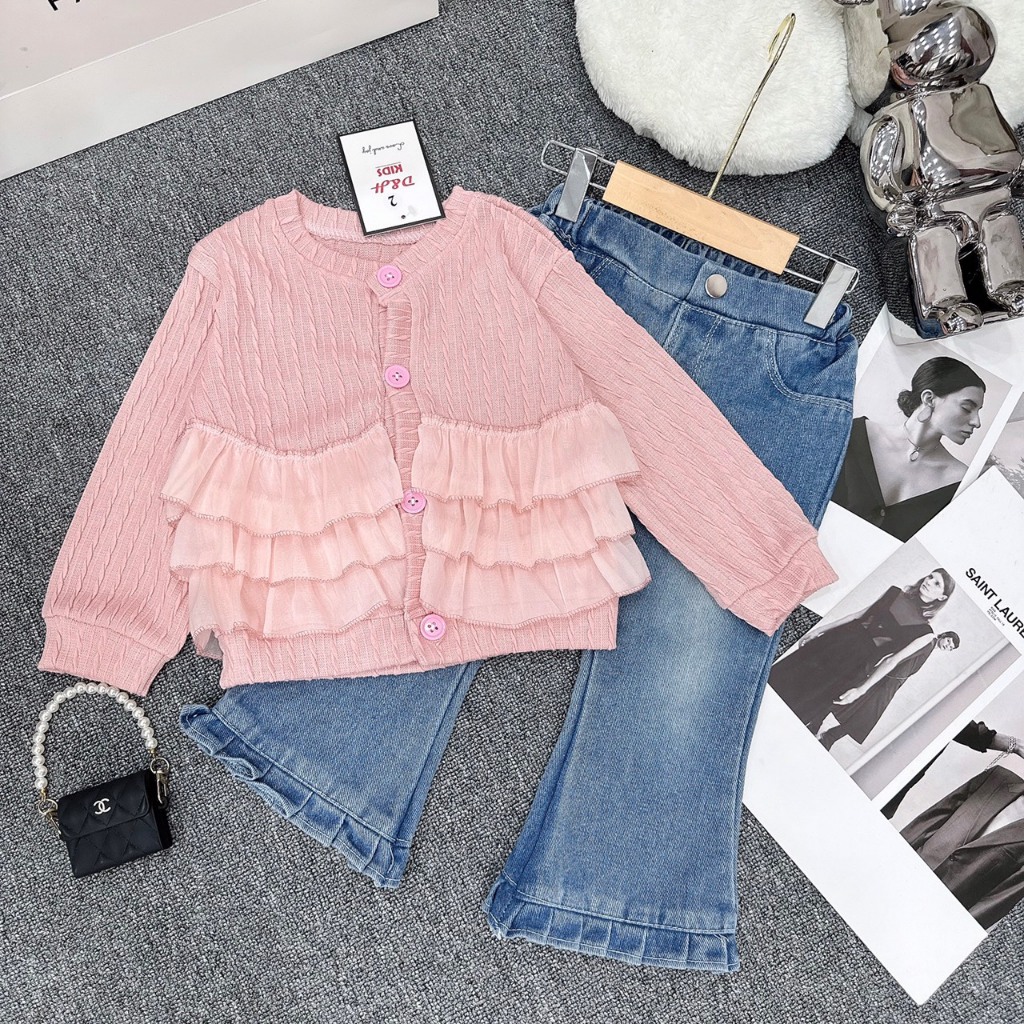Set Áo Cadigan Bèo Kèm Quần Jeans Cho Bé Gái WOWKIDS Chất Len Mềm Mịn Cho Bé Đi Học Đi Chơi