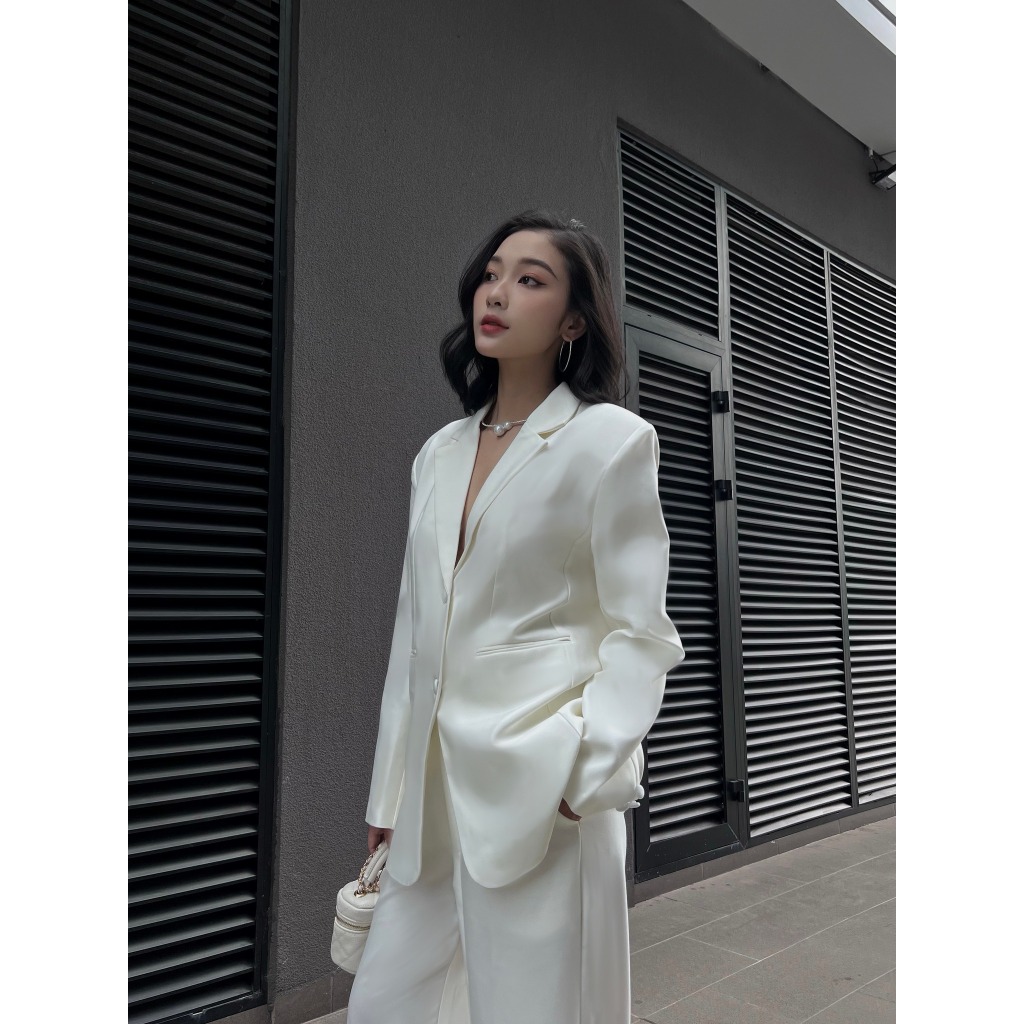 Áo Blazer Dáng Oversize Màu Trắng 𝗣𝗨𝗥 𝗔𝗗𝗘𝗟𝗘 𝗕𝗟𝗔𝗭𝗘𝗥 form rộng phong cách minimalism, thanh lịch, đơn giản