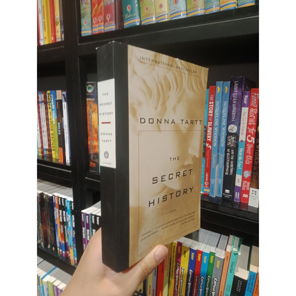 Sách - The Secret History