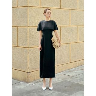Đầm lụa choàng vai Mauve Cape dress