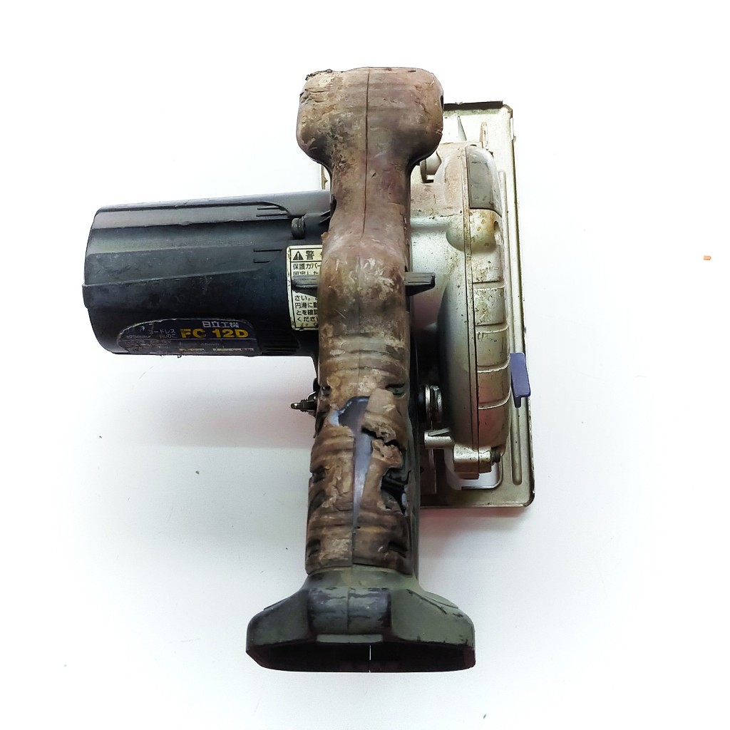 Cưa đĩa hitachi 12v