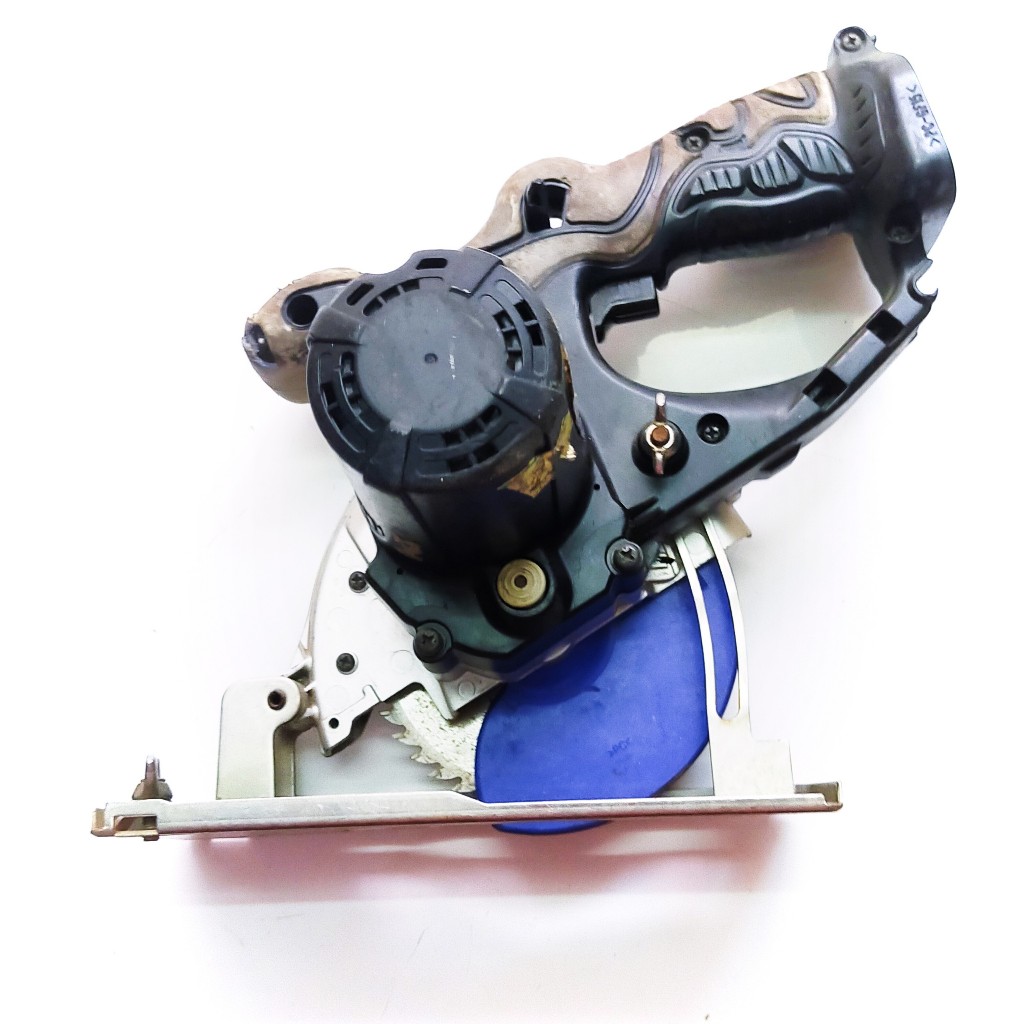 Cưa đĩa hitachi 12v