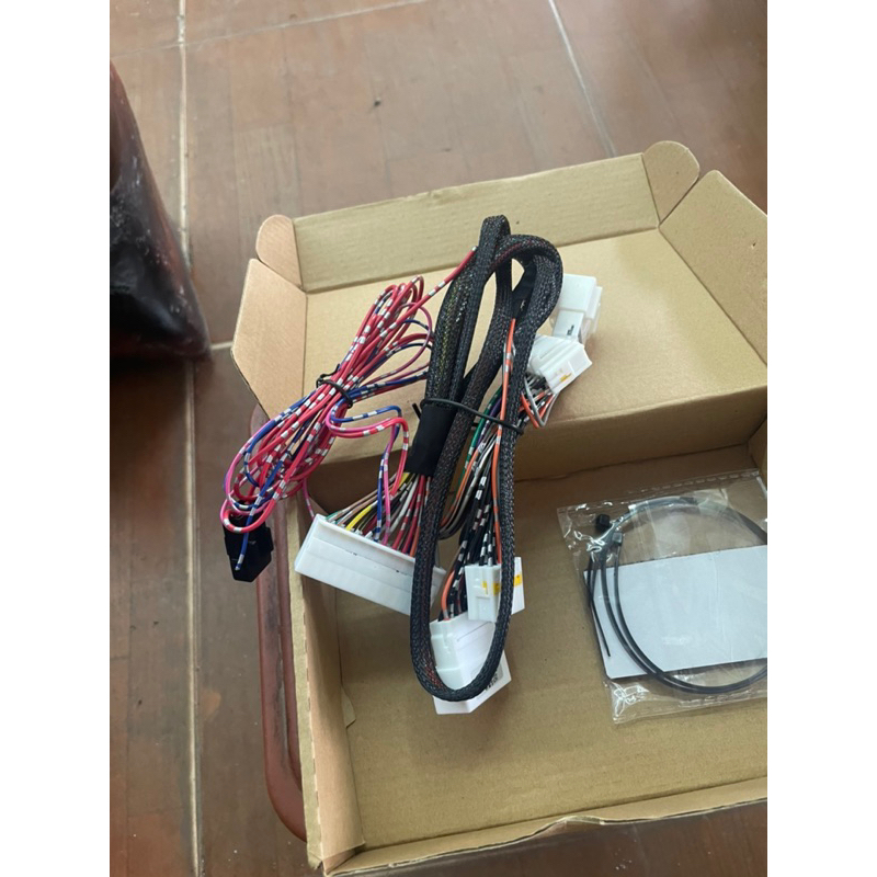 Cụp gương lên xuống kính Hyundai i10 2021 -2023