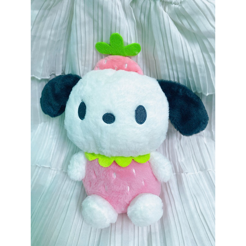 Bé chó cosplay dâu tây