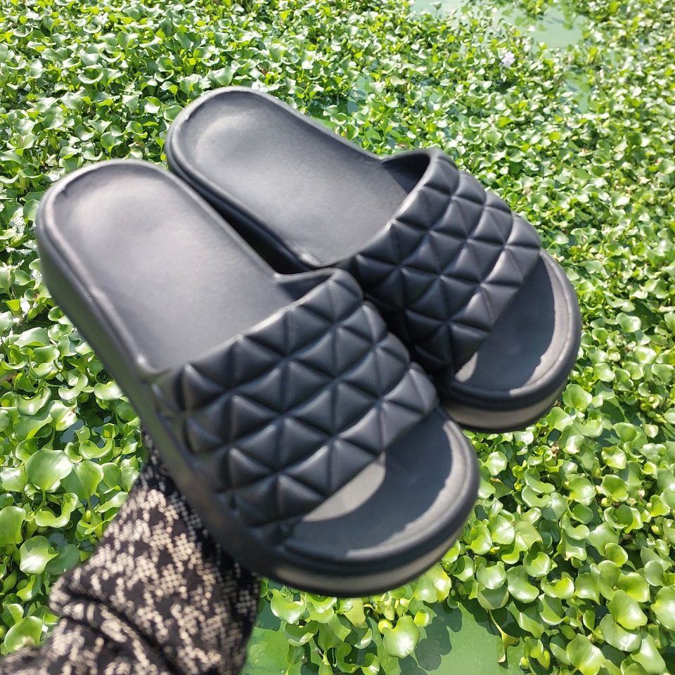 Dép bánh mì nữ Lainiki đế dày 4 cm phong cách hàn quốc Thời Trang Siêu Nhẹ 9910+1