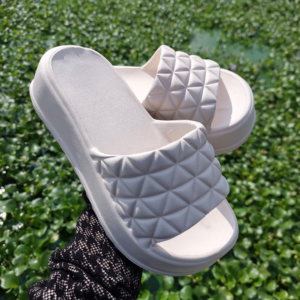 Dép bánh mì nữ Lainiki đế dày 4 cm phong cách hàn quốc Thời Trang Siêu Nhẹ 9910+1