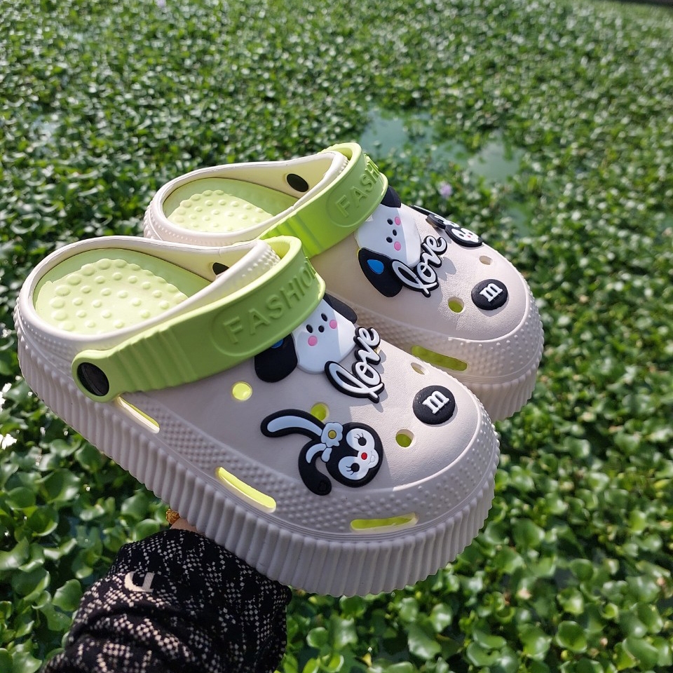 Dép sục cross nữ Lainiki đế bánh mỳ 2 lớp hàng loại 1 stiker hình cún mẫu hotrend năm nay 637+18