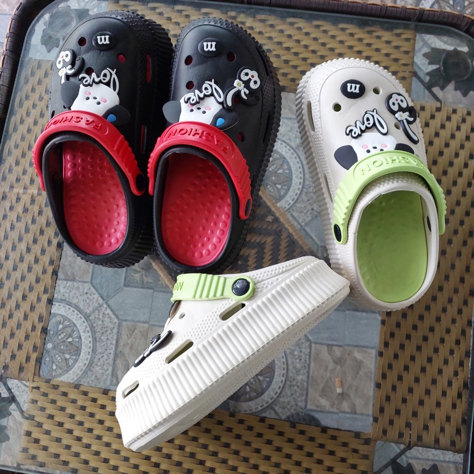 Dép sục cross nữ Lainiki đế bánh mỳ 2 lớp hàng loại 1 stiker hình cún mẫu hotrend năm nay 637+18