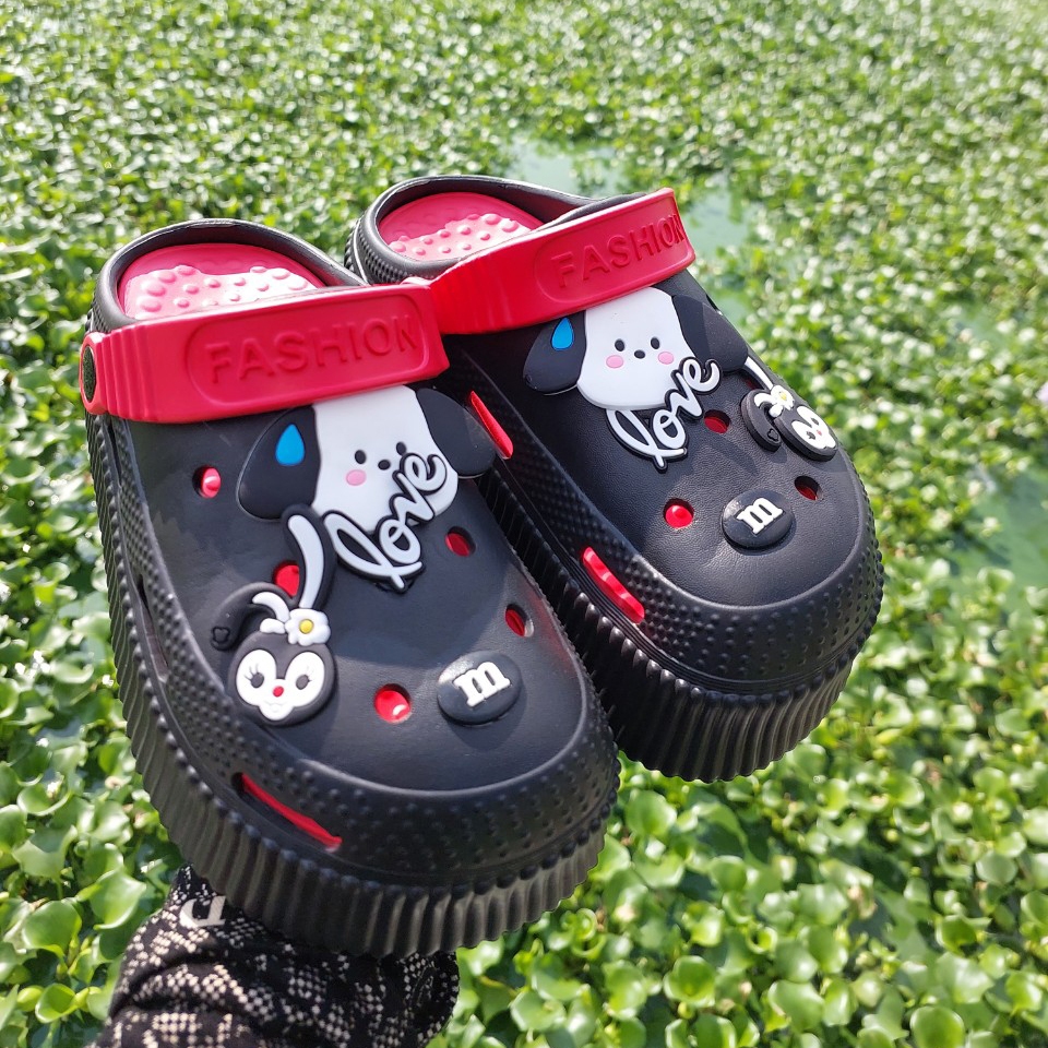 Dép sục cross nữ Lainiki đế bánh mỳ 2 lớp hàng loại 1 stiker hình cún mẫu hotrend năm nay 637+18