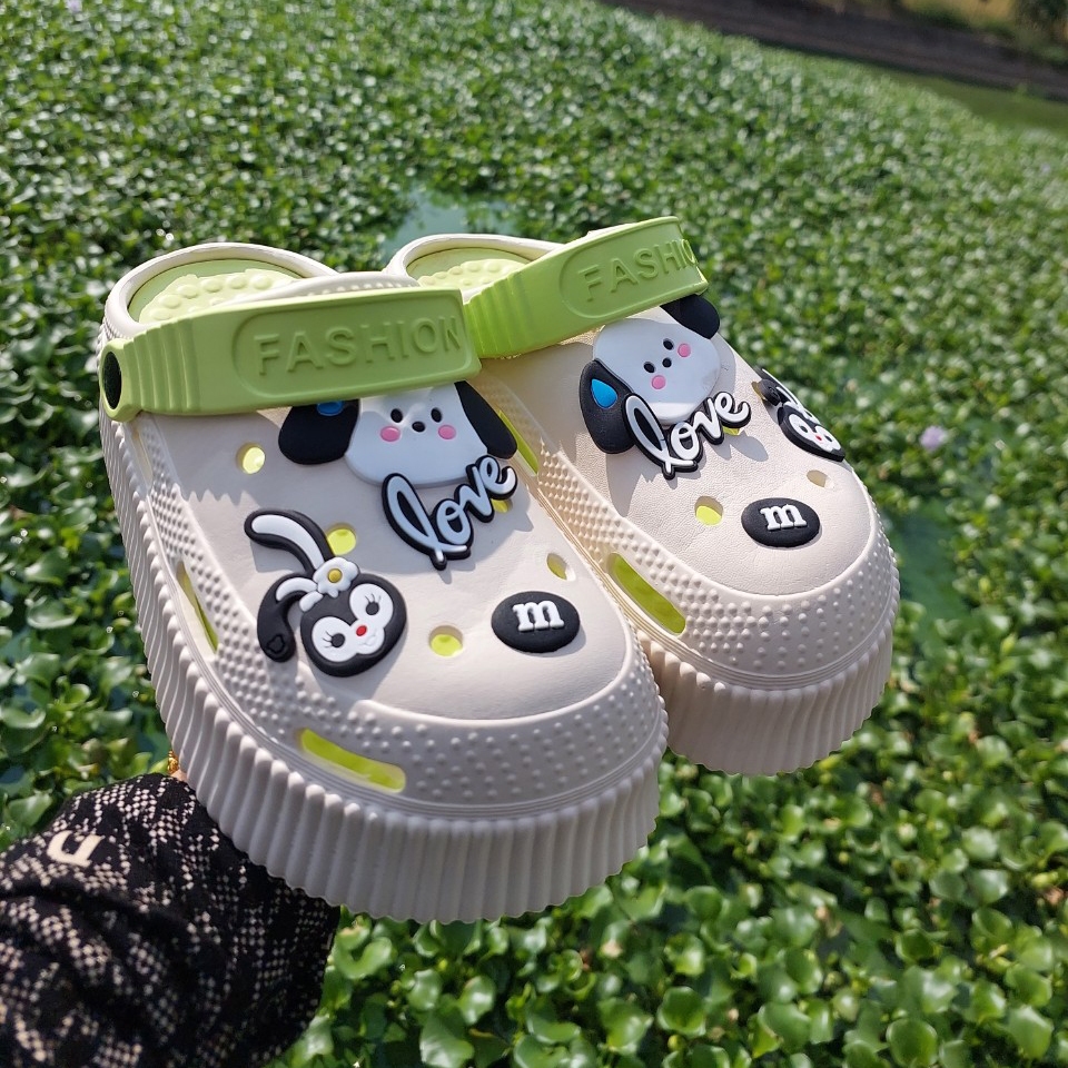 Dép sục cross nữ Lainiki đế bánh mỳ 2 lớp hàng loại 1 stiker hình cún mẫu hotrend năm nay 637+18