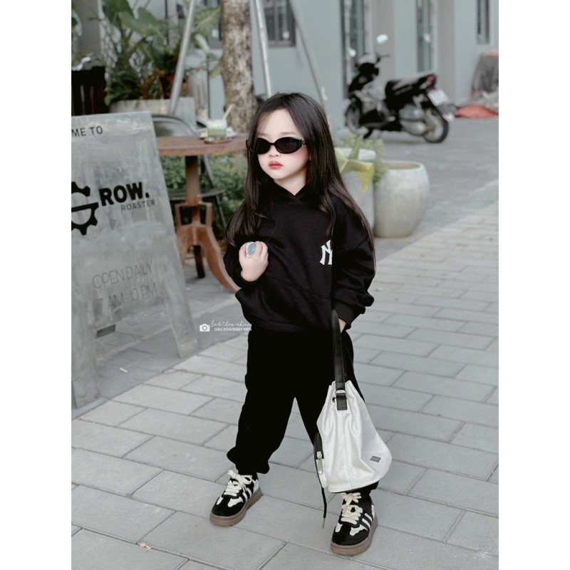 Bộ nỉ da cá hoodie có mũ logo Yan.kee Mlb cho bé trai bé gái size từ 12-35 cân