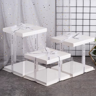 Hộp nhựa mica trong đế trắng đựng bánh, quà lưu niệm