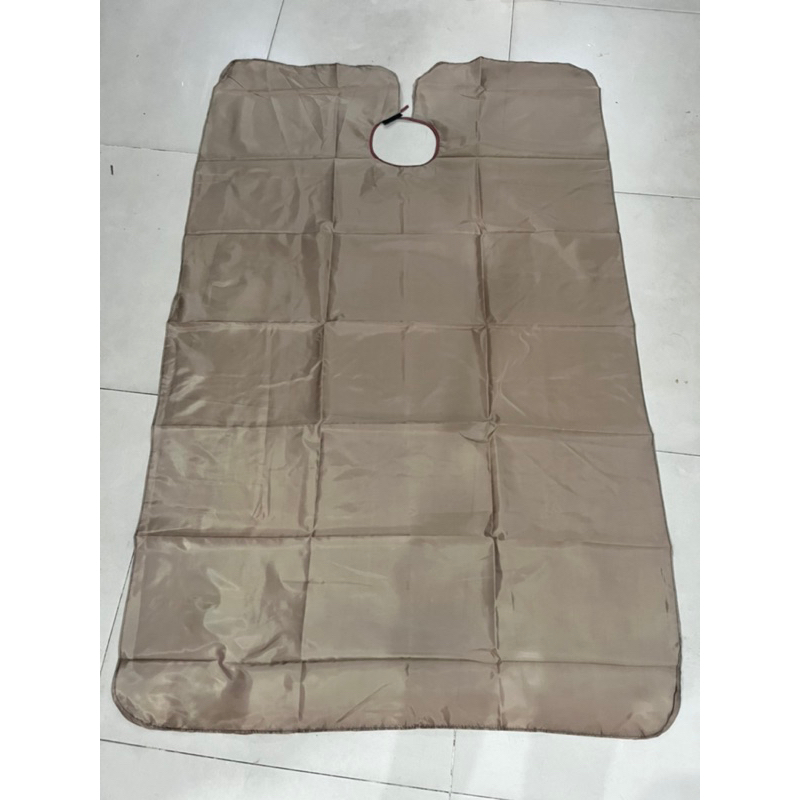 Áo choàng cắt tóc Chất liệu vải bình thường 🍟 màu đen trơn mềm, bền đẹp  chuyên dụng cho salon