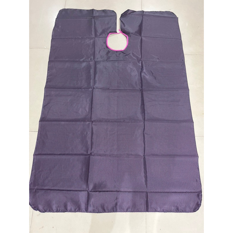 Áo choàng cắt tóc Chất liệu vải bình thường 🍟 màu đen trơn mềm, bền đẹp  chuyên dụng cho salon