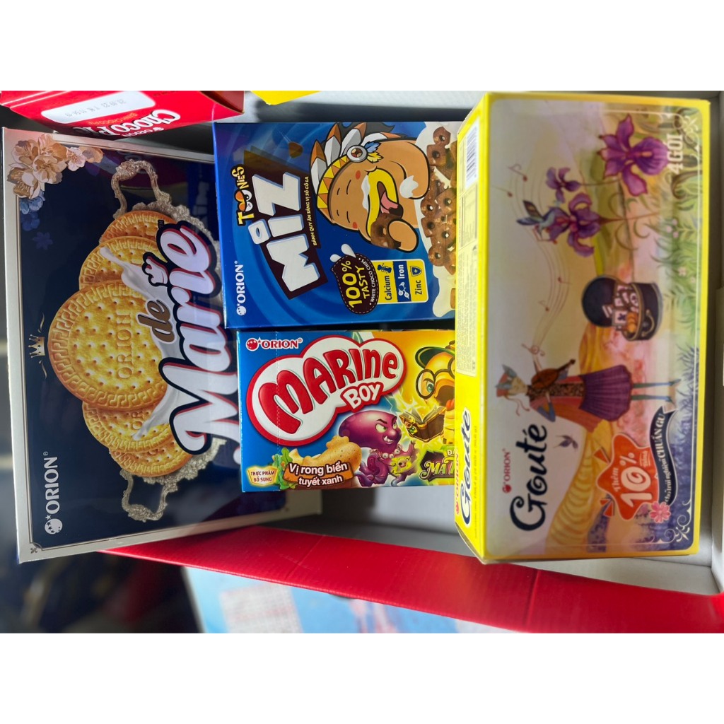 HỘP QUÀ CHOCOPIE ORION AN TẾT SIÊU NHIỀU VỊ BÁNH KẸO