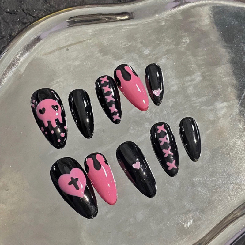 Nailbox vẽ hồng đen cute