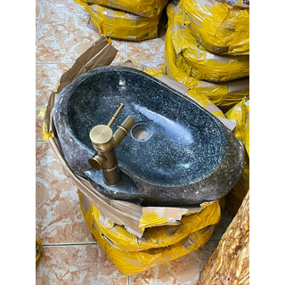 Chậu cuội có lỗ vòi