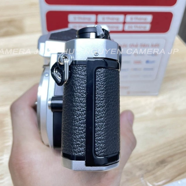 MÁY ẢNH Nikon FM CHỤP Film ,CHỈ THÂN MÁY. HOẠT ĐỘNG TỐT.