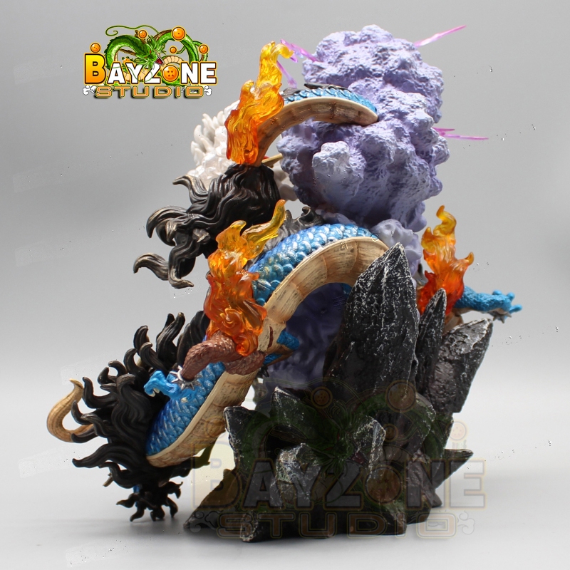 Mô hình Luffy gear 5 vs Kaido Rồng lộn cực chất