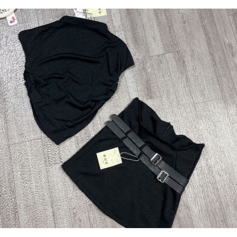 Set áo crotop + chân váy + belt